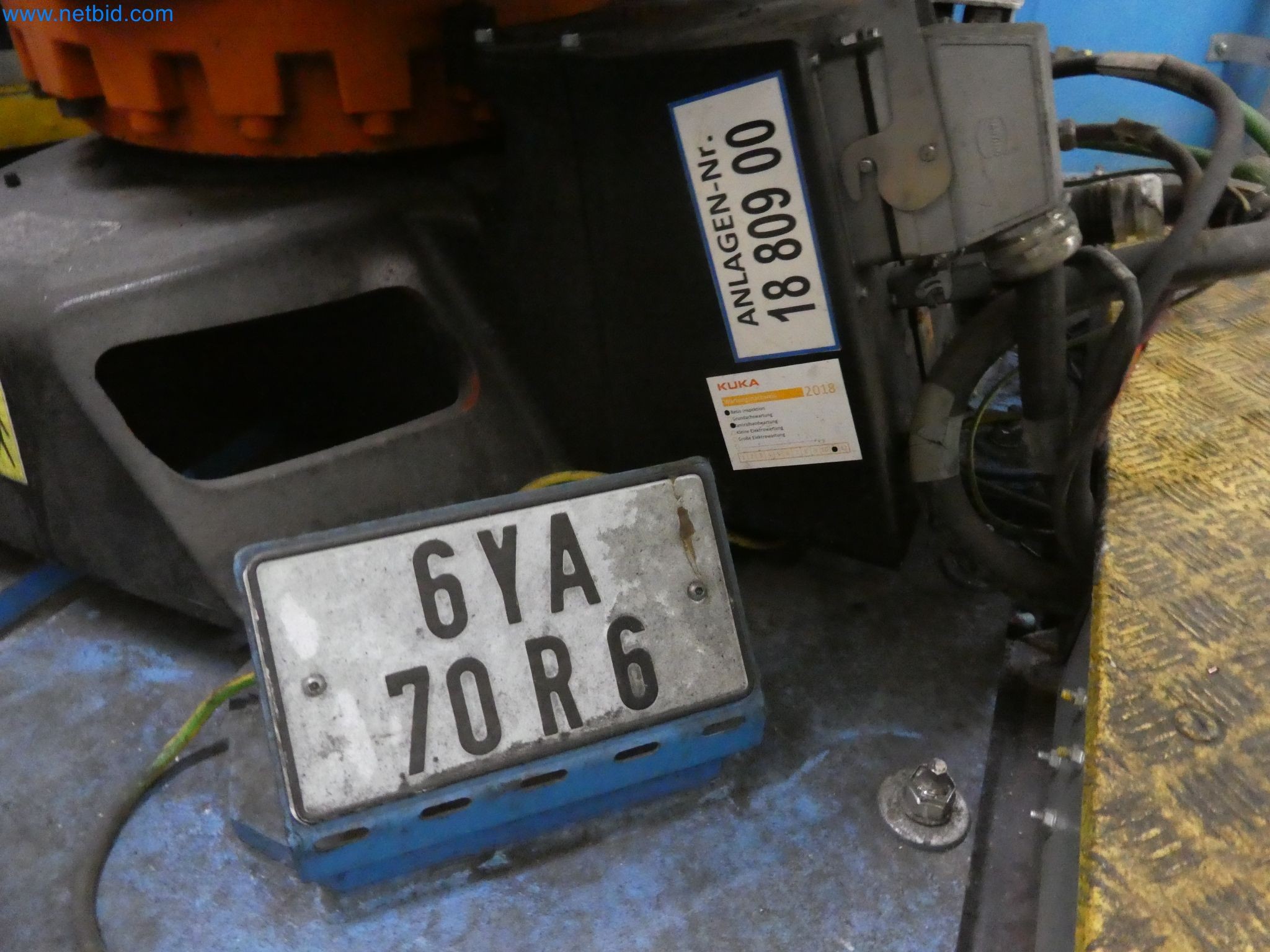 Robots, welding equipment and assembly accessories from the automotive industry-26