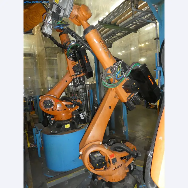 Robots, welding equipment and assembly accessories from the automotive industry-27
