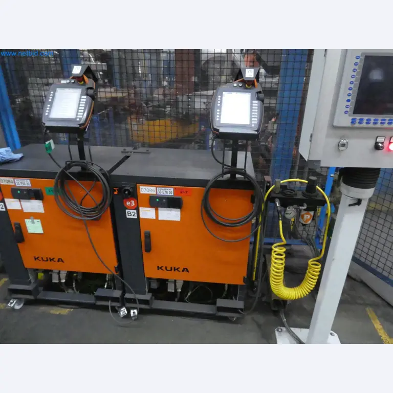 Robots, welding equipment and assembly accessories from the automotive industry-30