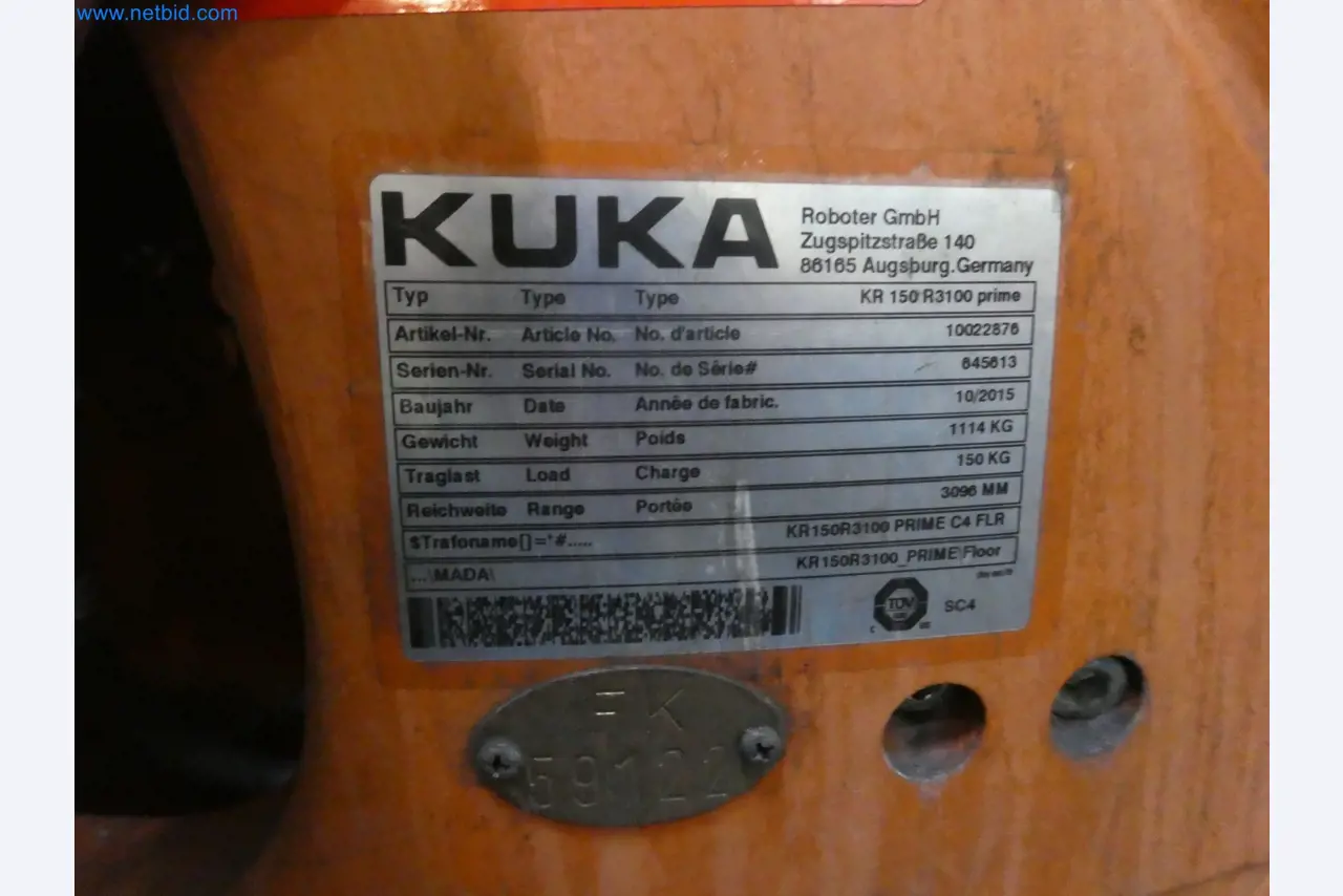 Robots, welding equipment and assembly accessories from the automotive industry-33