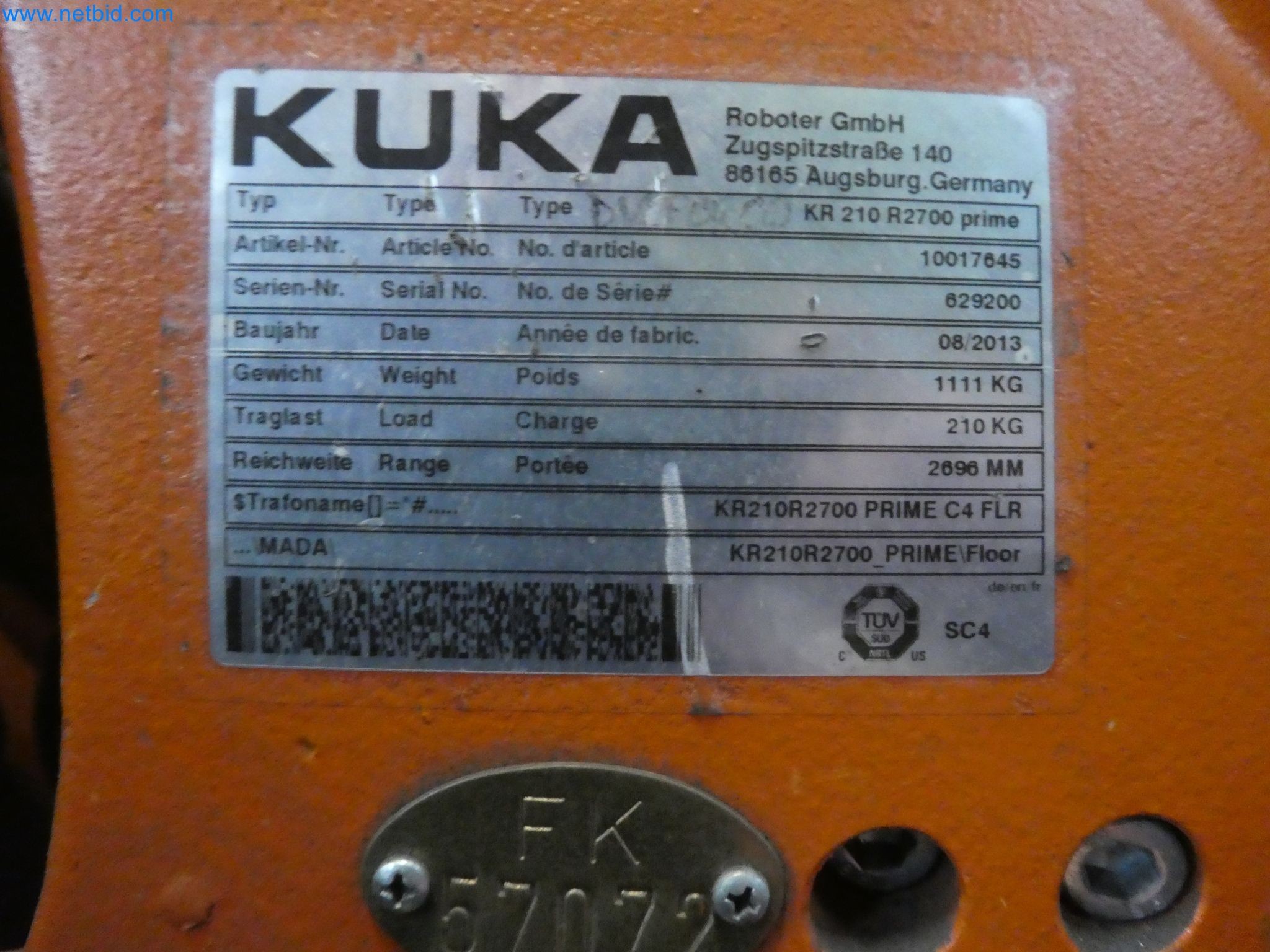 Robots, welding equipment and assembly accessories from the automotive industry-34