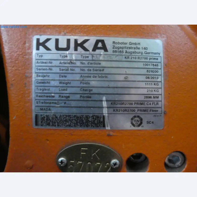 Robots, welding equipment and assembly accessories from the automotive industry-34