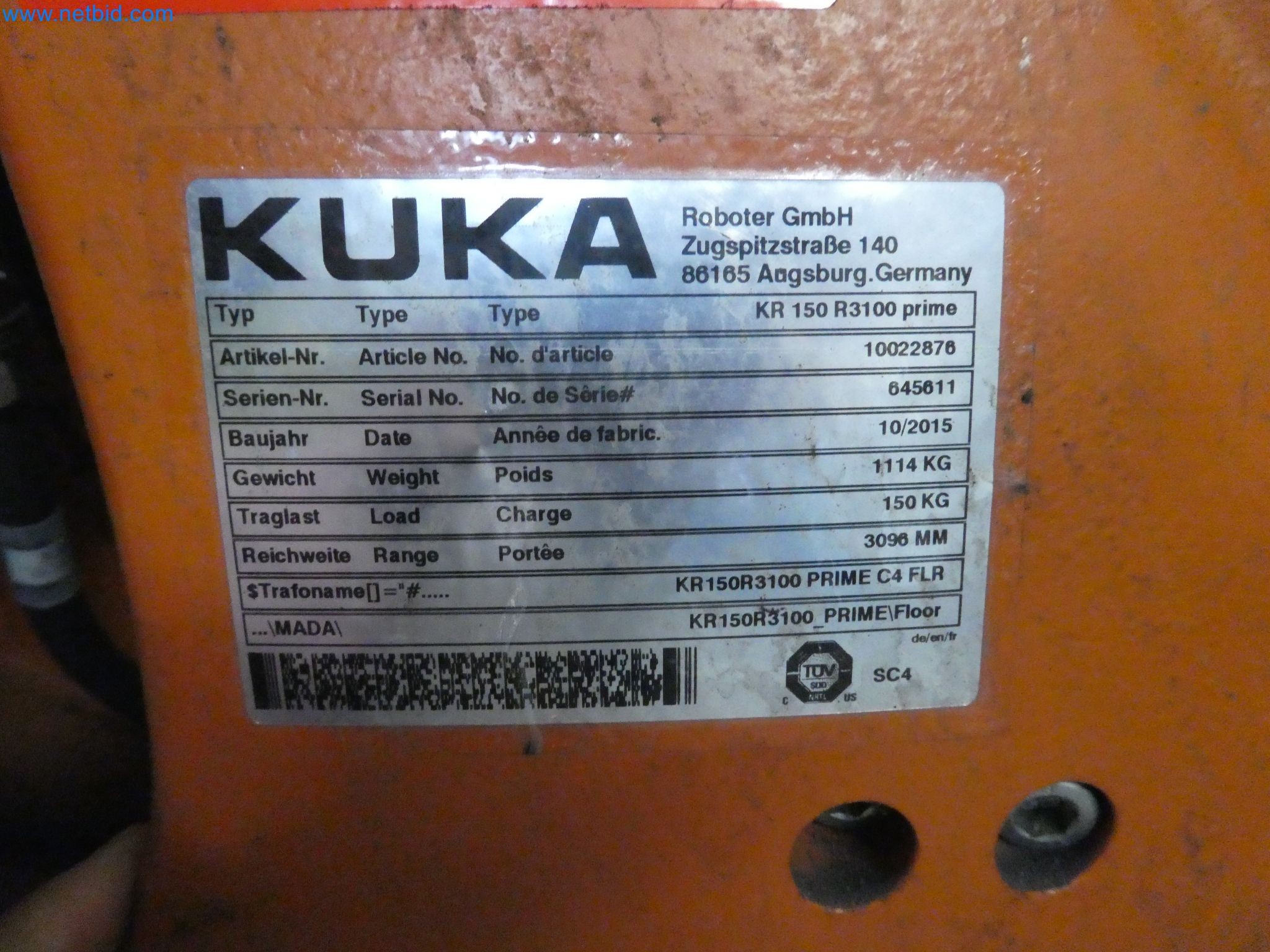 Robots, welding equipment and assembly accessories from the automotive industry-35