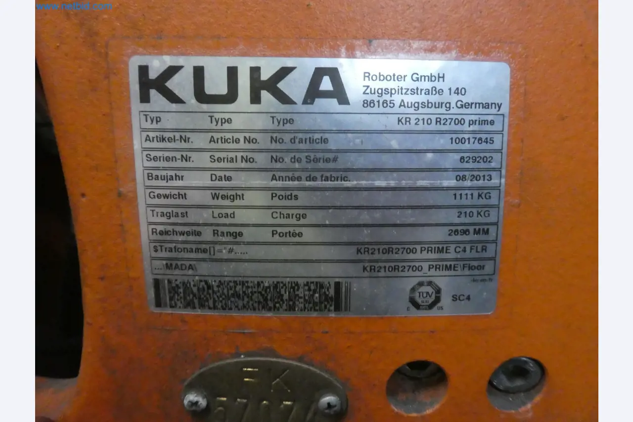 Robots, welding equipment and assembly accessories from the automotive industry-41