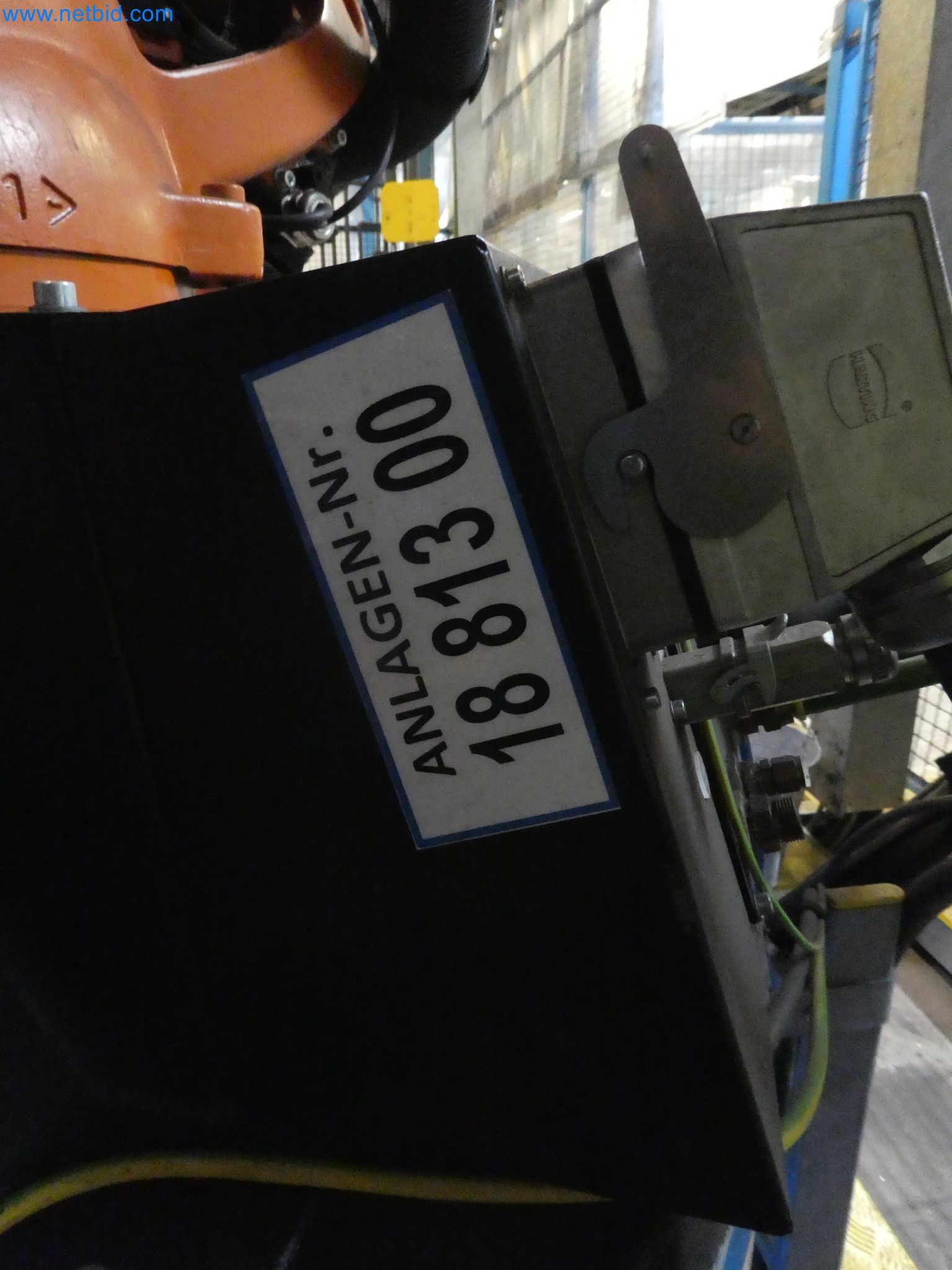 Robots, welding equipment and assembly accessories from the automotive industry-43