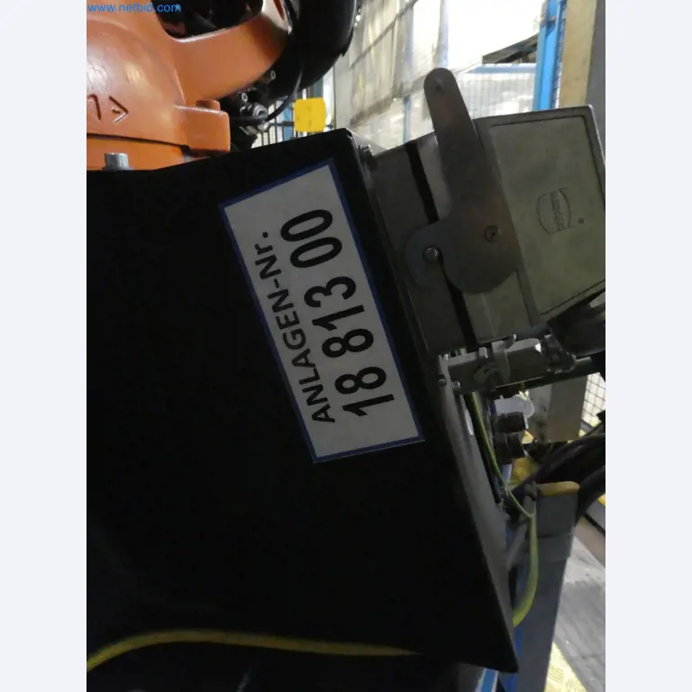 Robots, welding equipment and assembly accessories from the automotive industry-43