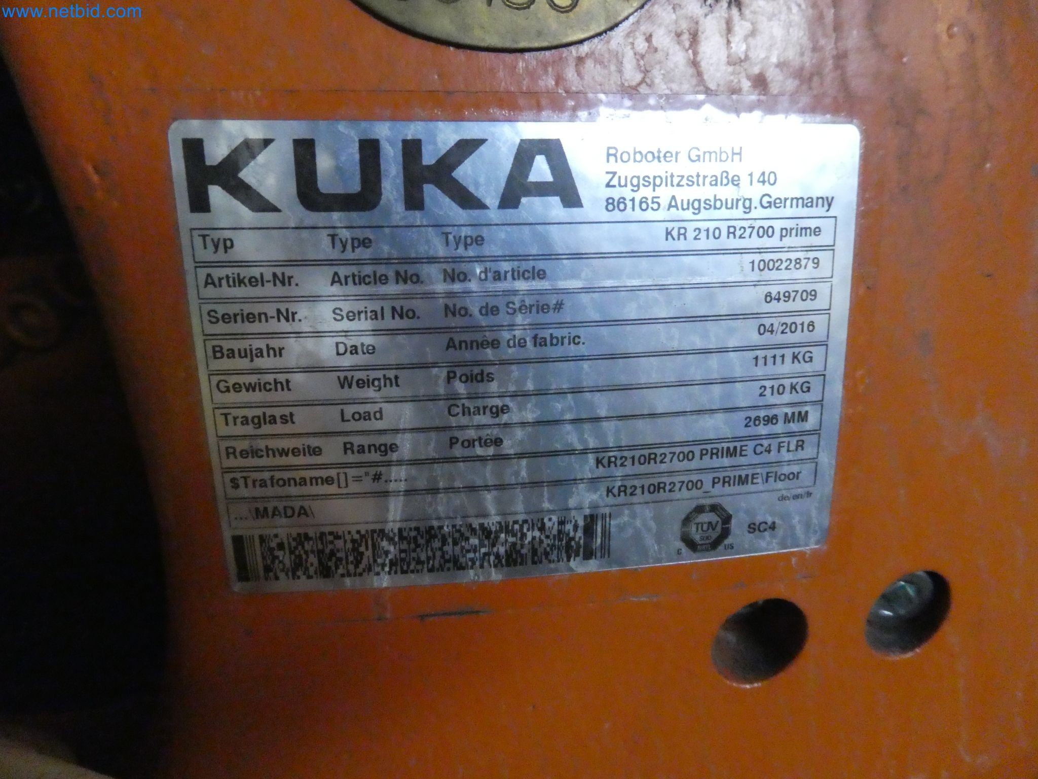 Robots, welding equipment and assembly accessories from the automotive industry-44