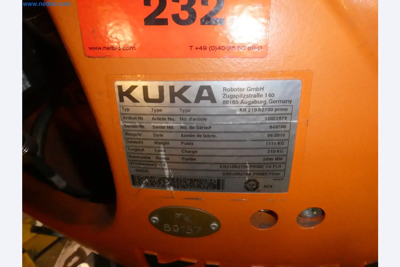 Robots, welding equipment and assembly accessories from the automotive industry-47