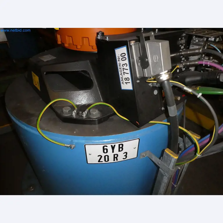 Robots, welding equipment and assembly accessories from the automotive industry-49