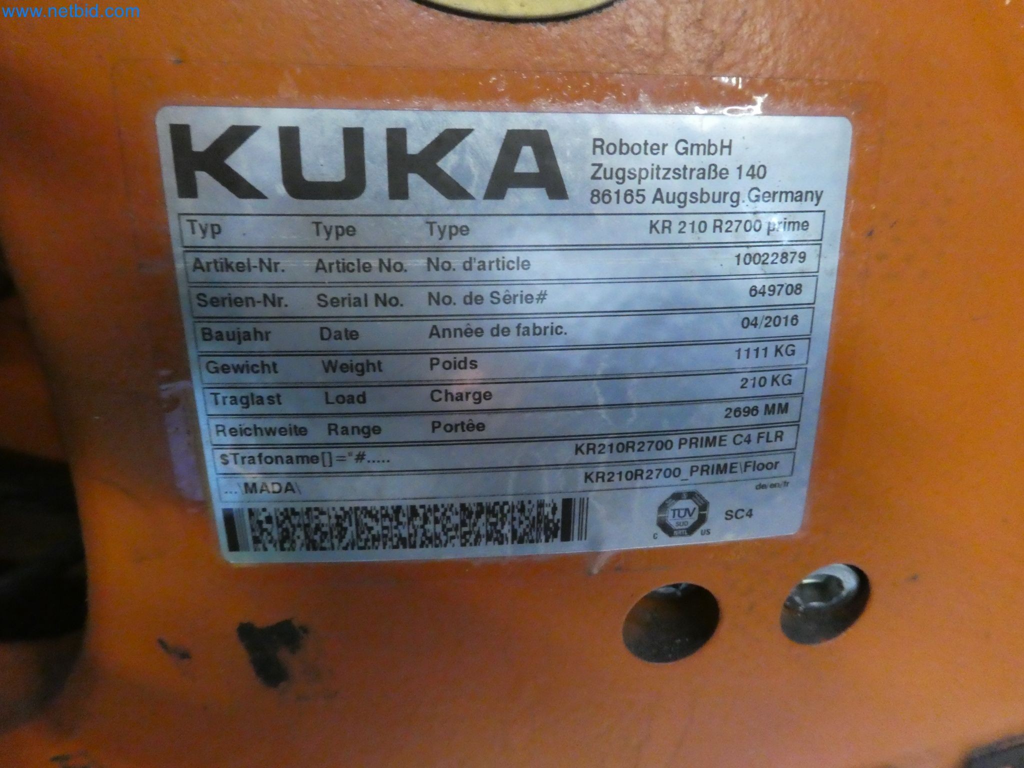 Robots, welding equipment and assembly accessories from the automotive industry-4