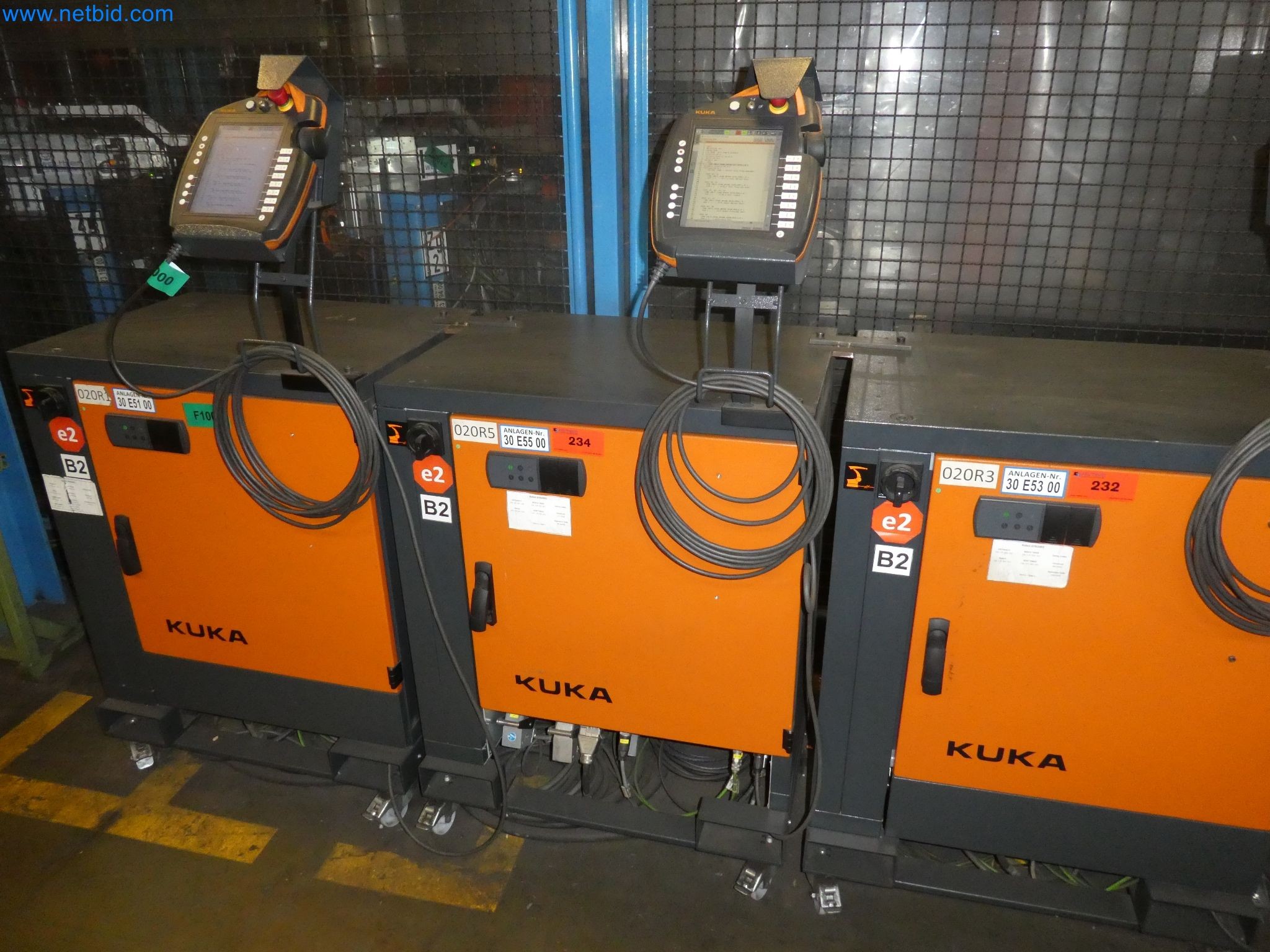 Robots, welding equipment and assembly accessories from the automotive industry-55