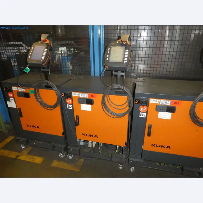 Robots, welding equipment and assembly accessories from the automotive industry-55