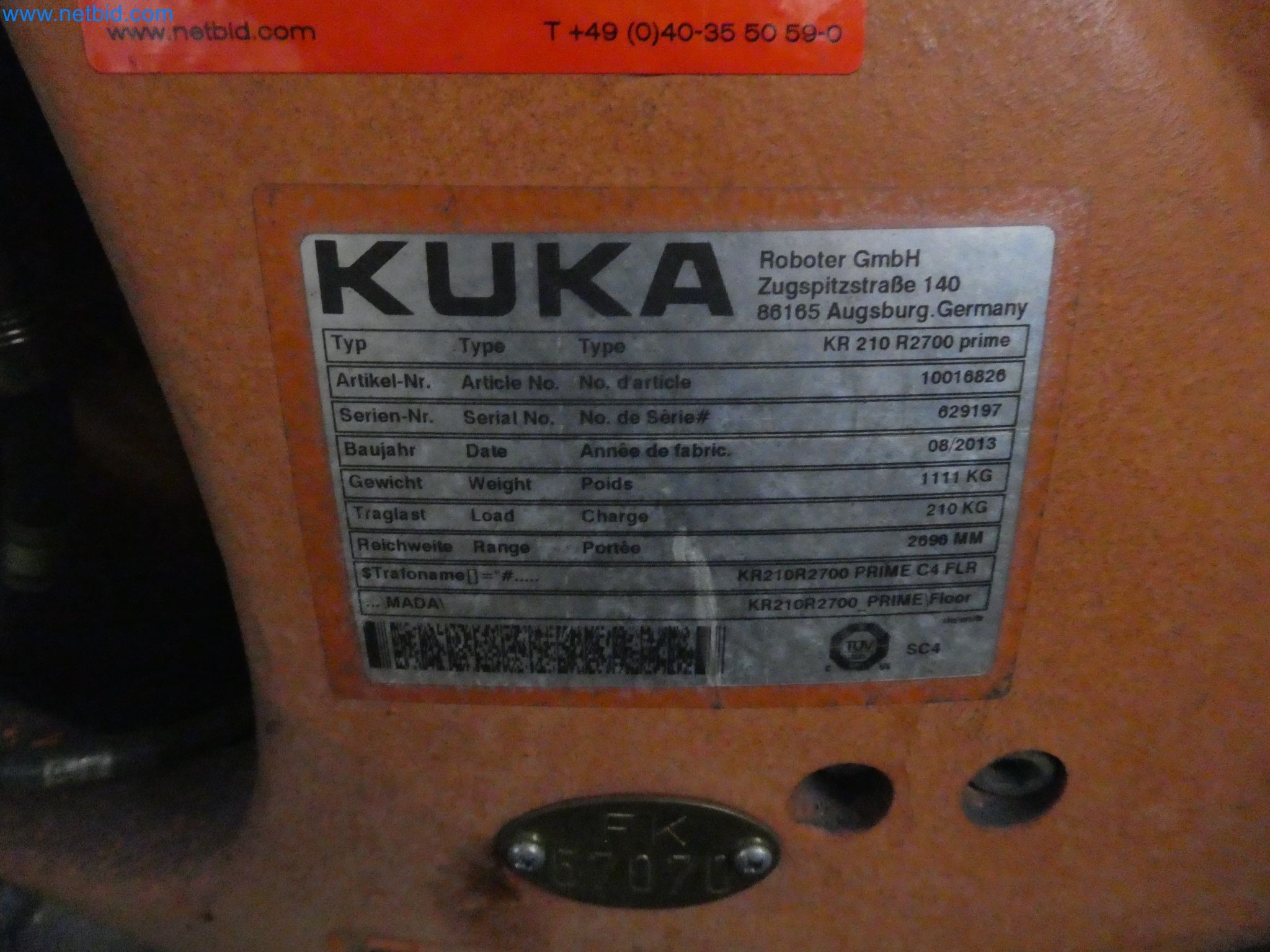 Robots, welding equipment and assembly accessories from the automotive industry-57