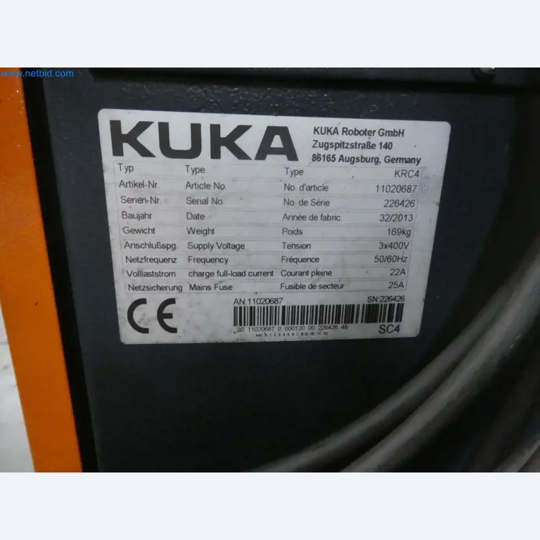 Robots, welding equipment and assembly accessories from the automotive industry-58