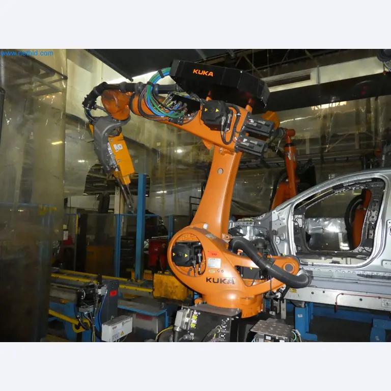 Robots, welding equipment and assembly accessories from the automotive industry-64