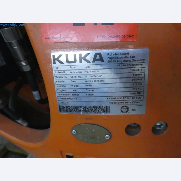 Robots, welding equipment and assembly accessories from the automotive industry-65