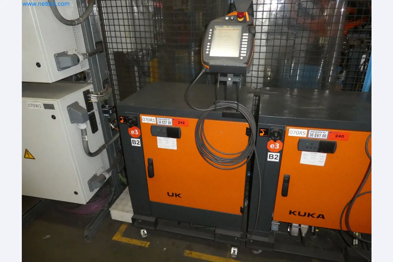 Robots, welding equipment and assembly accessories from the automotive industry-66