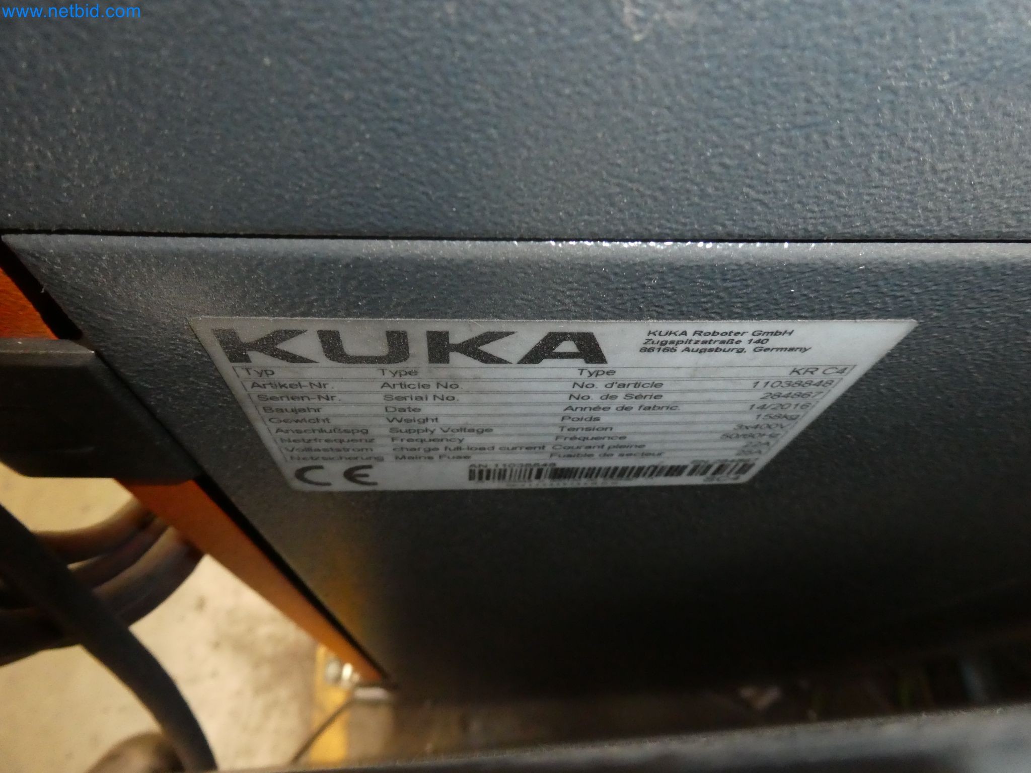 Robots, welding equipment and assembly accessories from the automotive industry-67