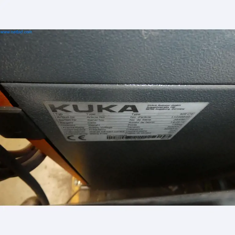 Robots, welding equipment and assembly accessories from the automotive industry-67