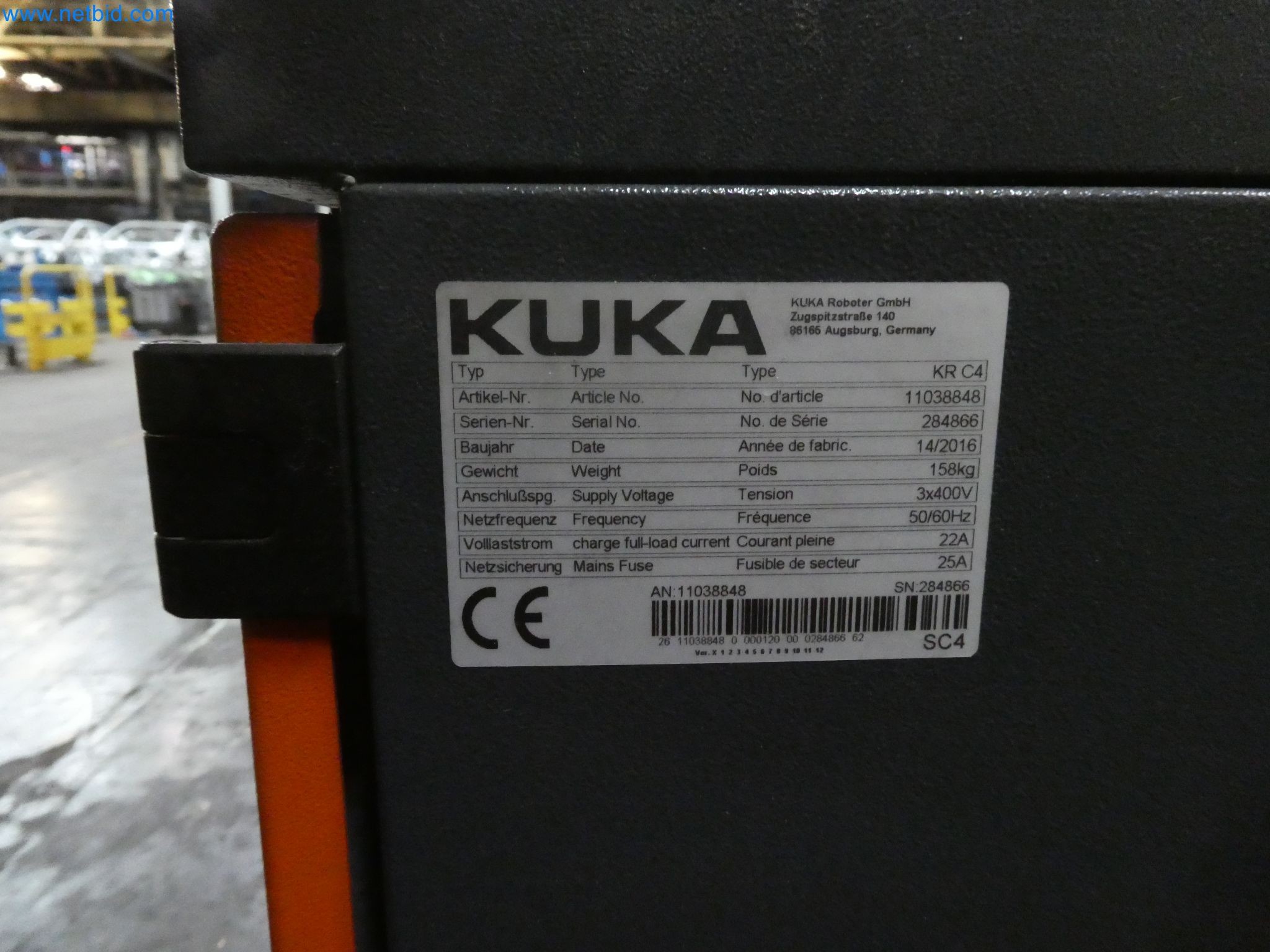 Robots, welding equipment and assembly accessories from the automotive industry-70