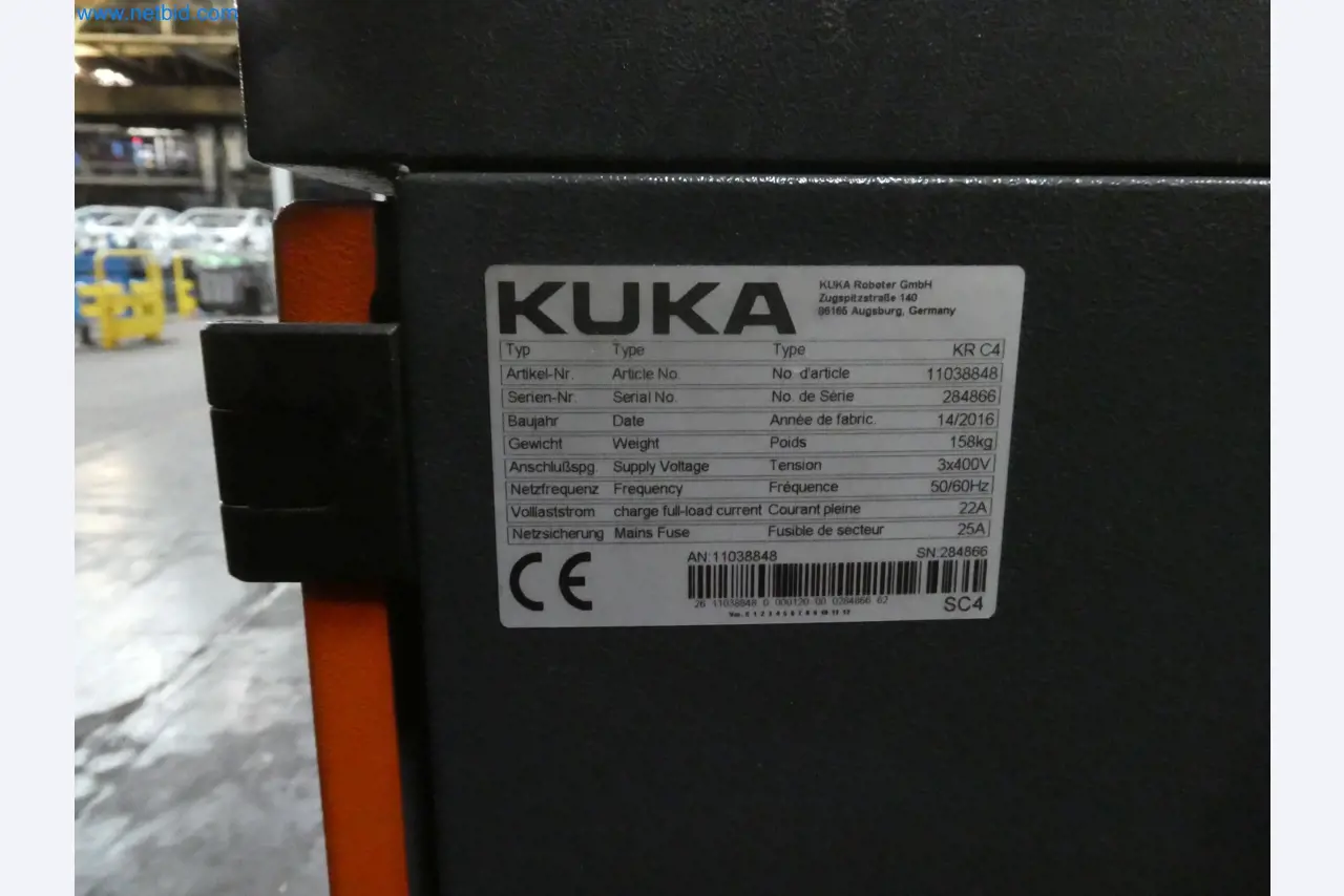 Robots, welding equipment and assembly accessories from the automotive industry-70