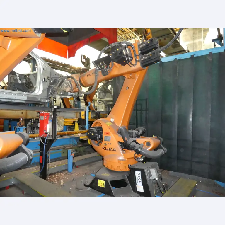 Robots, welding equipment and assembly accessories from the automotive industry-72