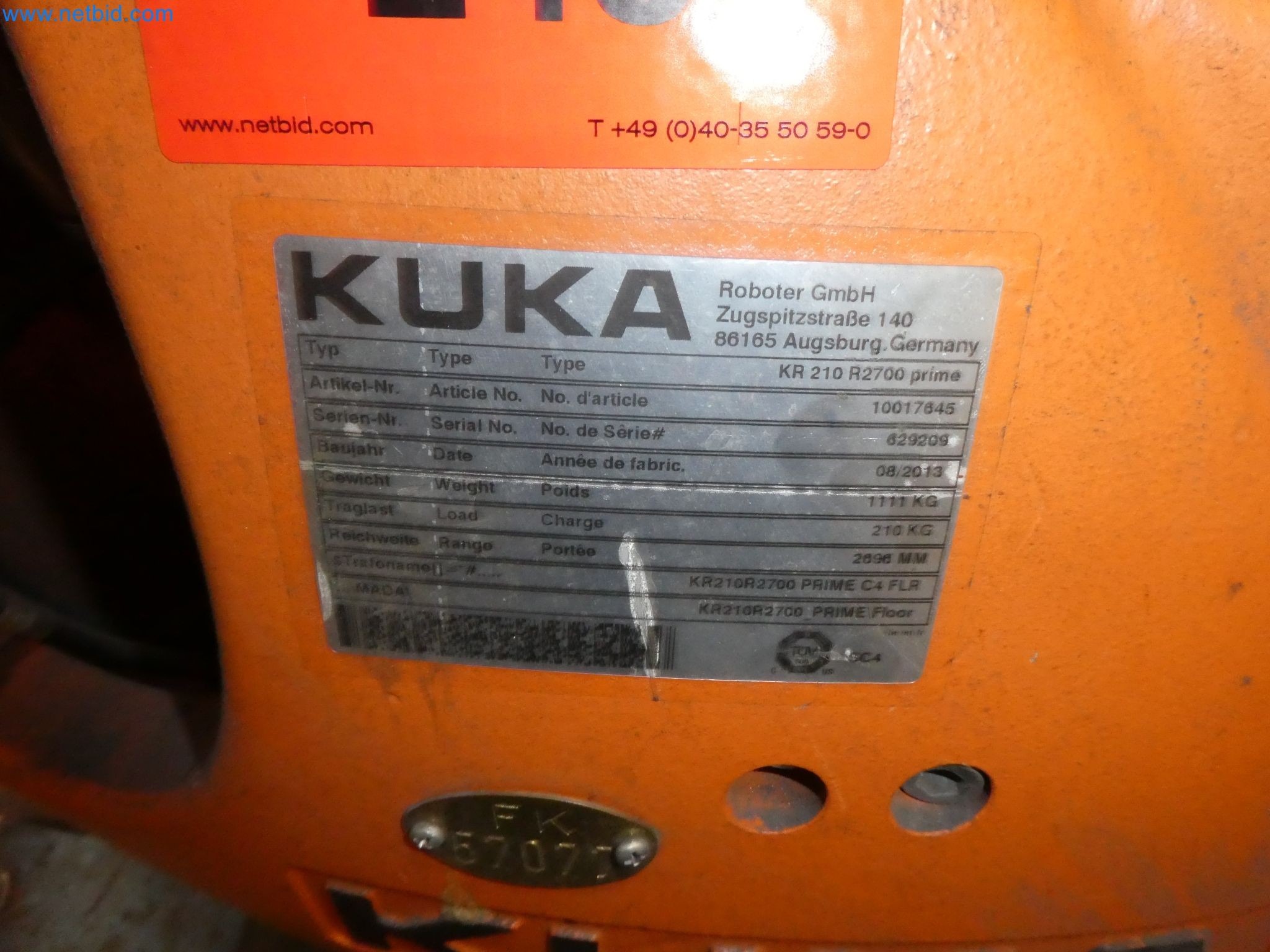 Robots, welding equipment and assembly accessories from the automotive industry-73