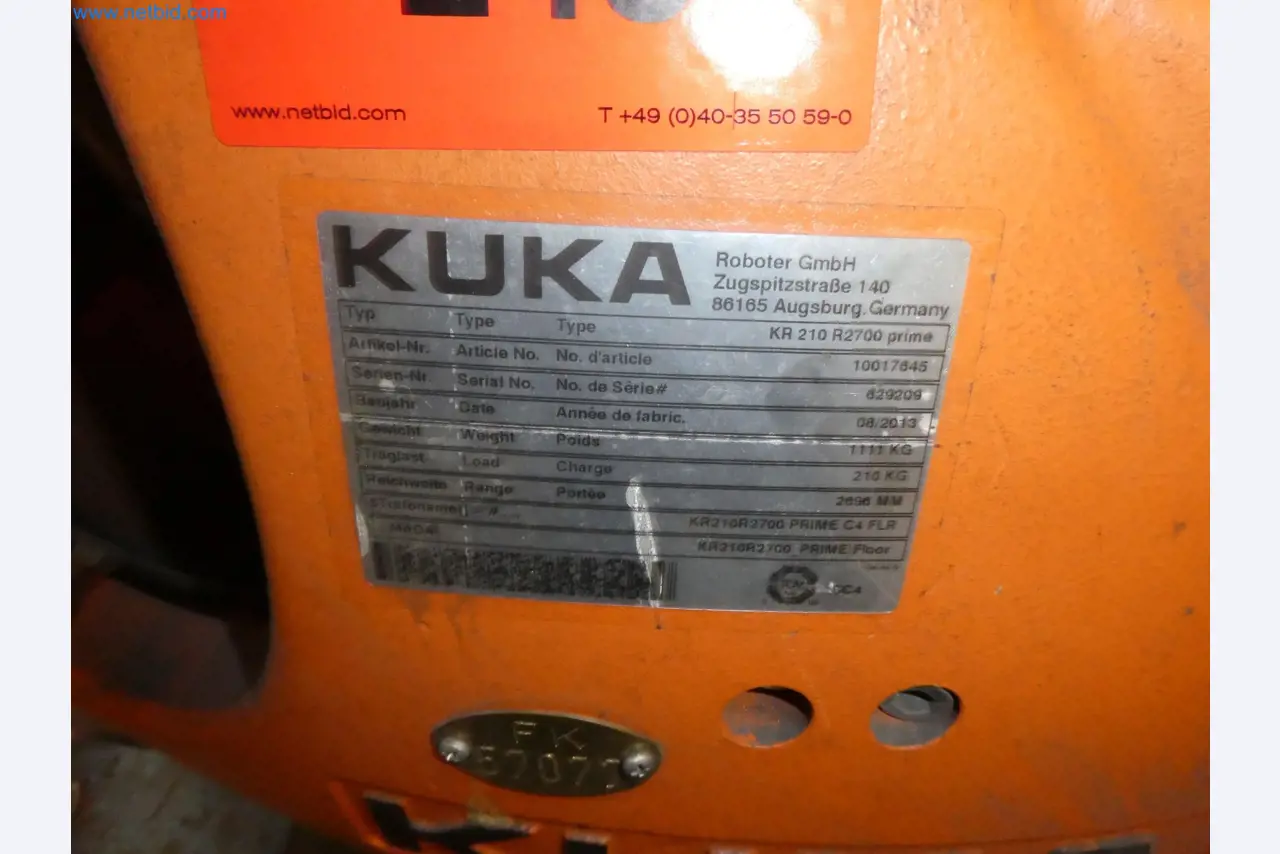 Robots, welding equipment and assembly accessories from the automotive industry-73