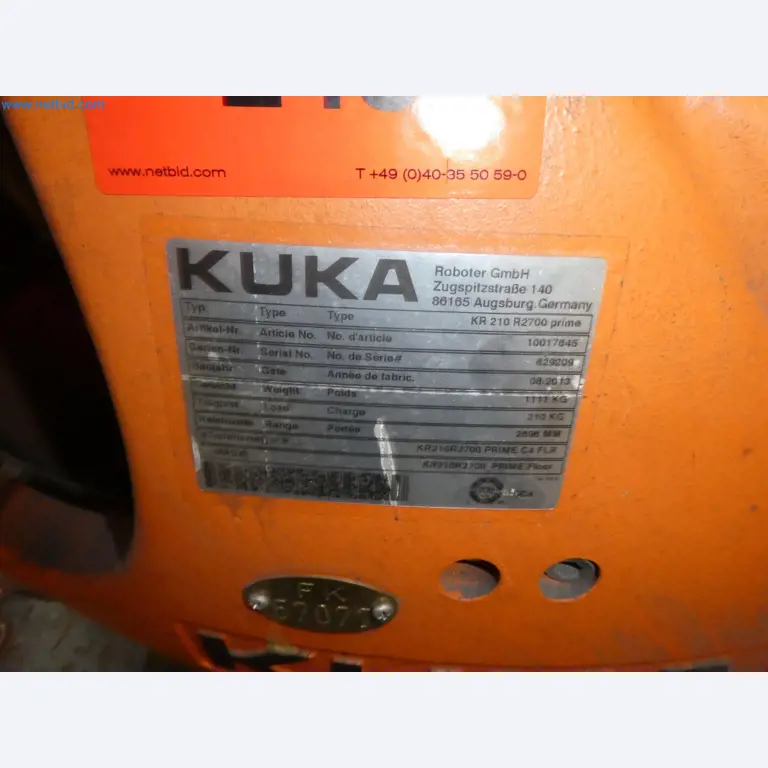 Robots, welding equipment and assembly accessories from the automotive industry-73