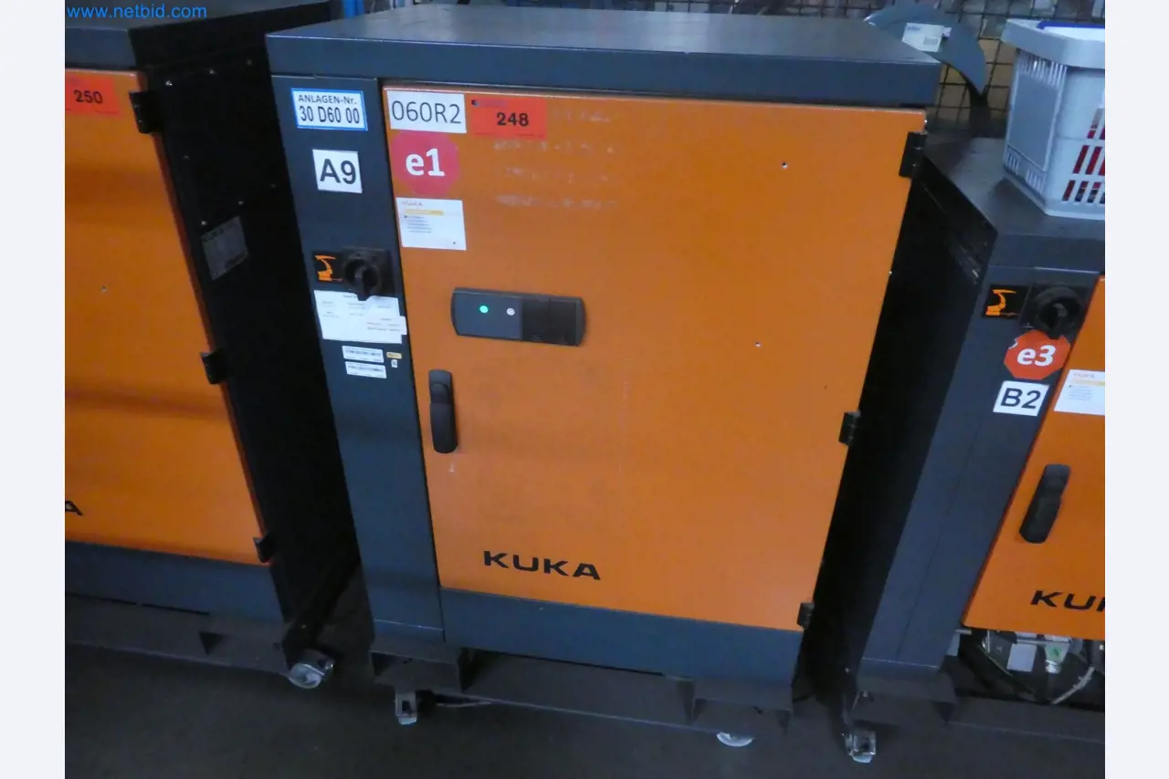 Robots, welding equipment and assembly accessories from the automotive industry-74