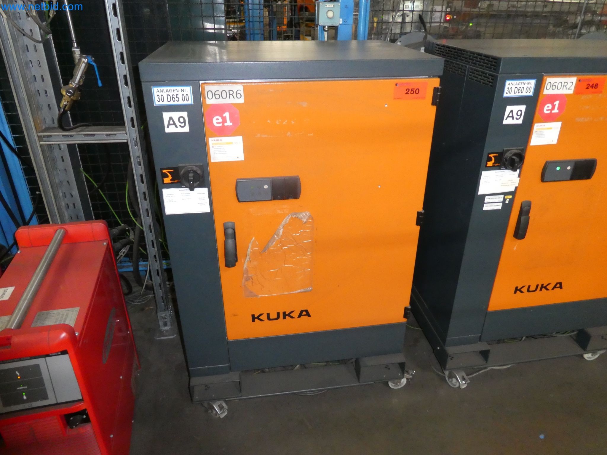 Robots, welding equipment and assembly accessories from the automotive industry-78