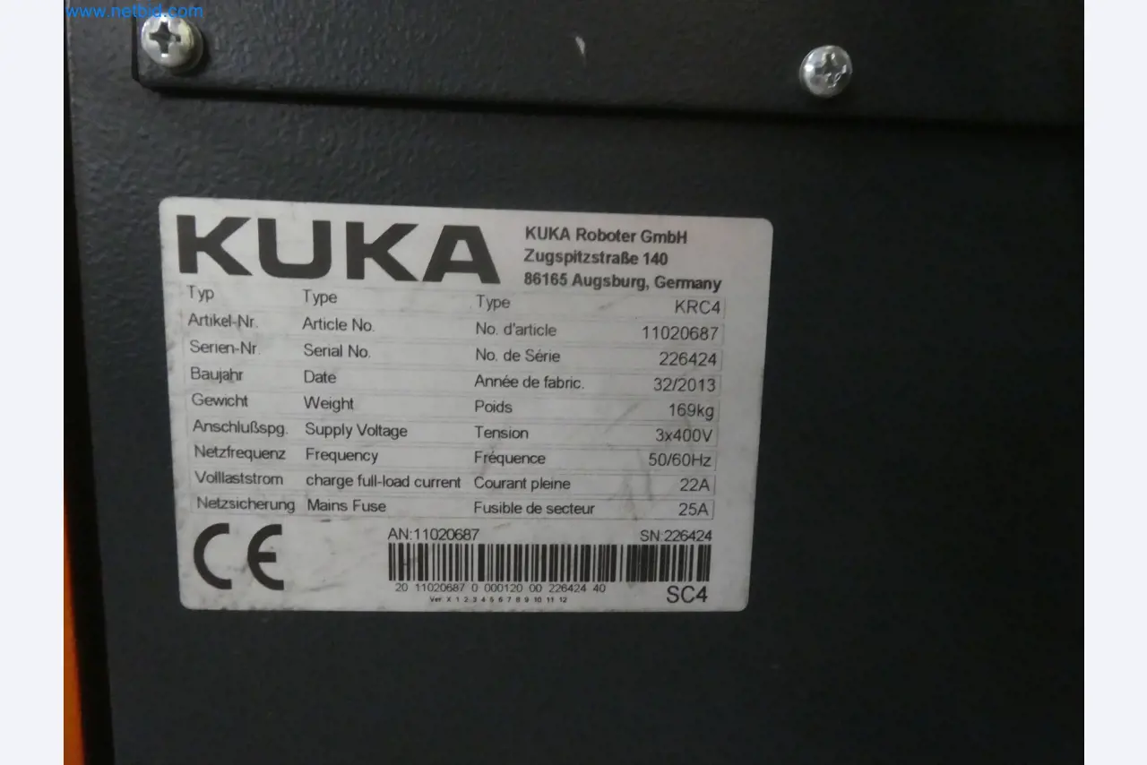 Robots, welding equipment and assembly accessories from the automotive industry-7