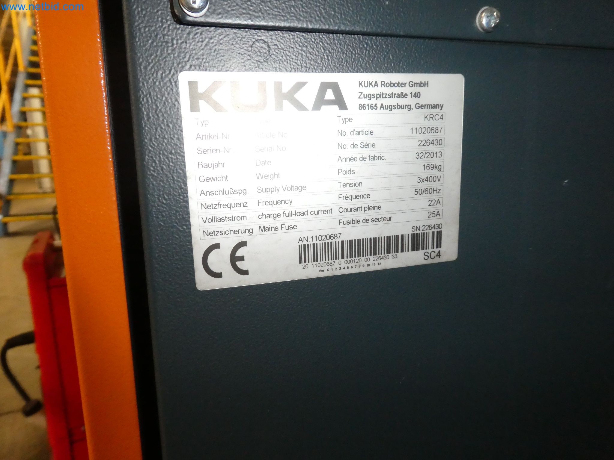 Robots, welding equipment and assembly accessories from the automotive industry-81