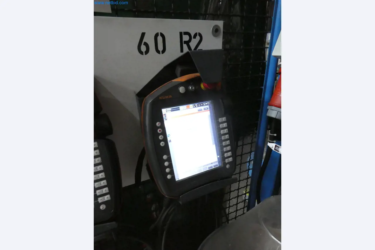 Robots, welding equipment and assembly accessories from the automotive industry-82