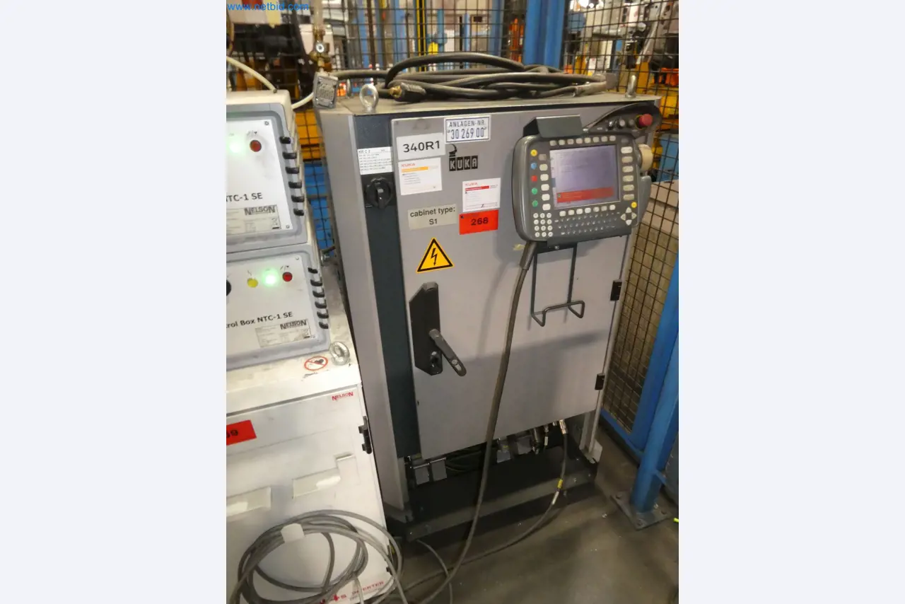 Robots, welding equipment and assembly accessories from the automotive industry-85