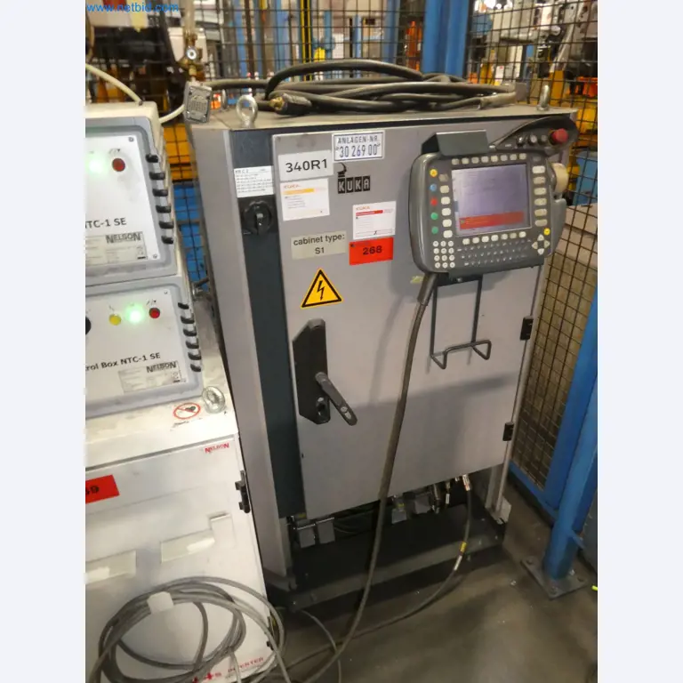 Robots, welding equipment and assembly accessories from the automotive industry-85