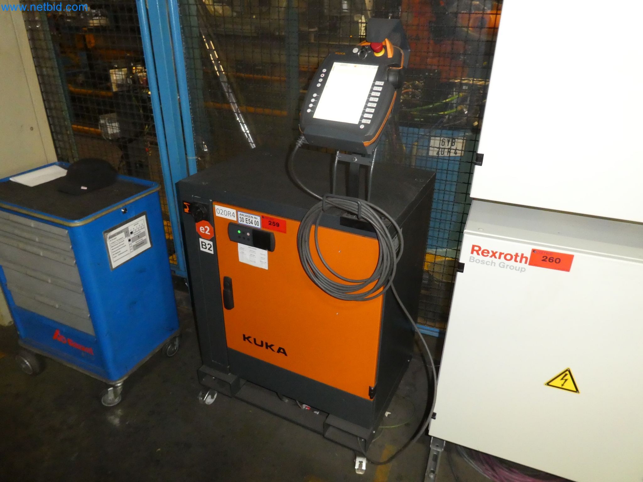 Robots, welding equipment and assembly accessories from the automotive industry-88