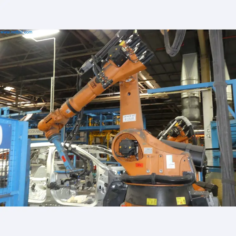 Robots, welding equipment and assembly accessories from the automotive industry-89