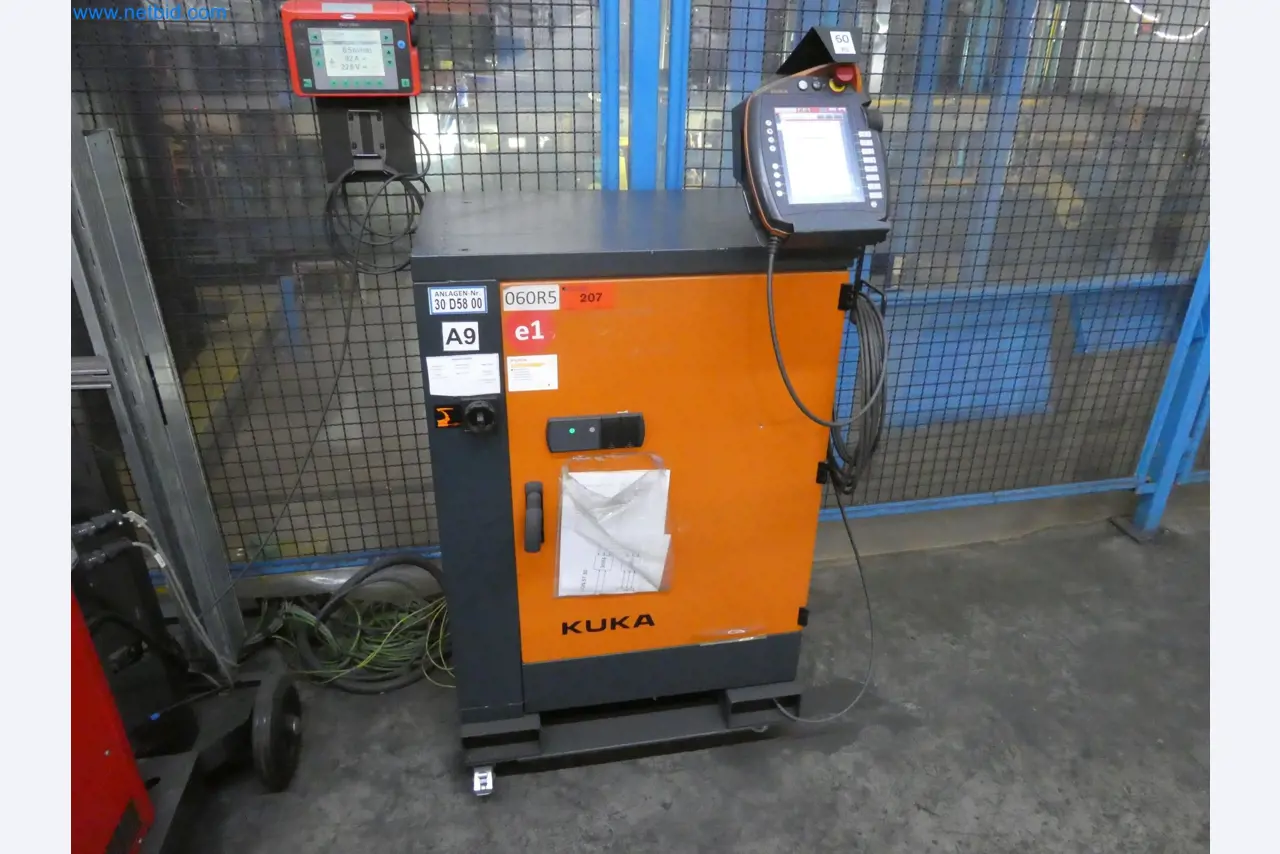 Robots, welding equipment and assembly accessories from the automotive industry-9