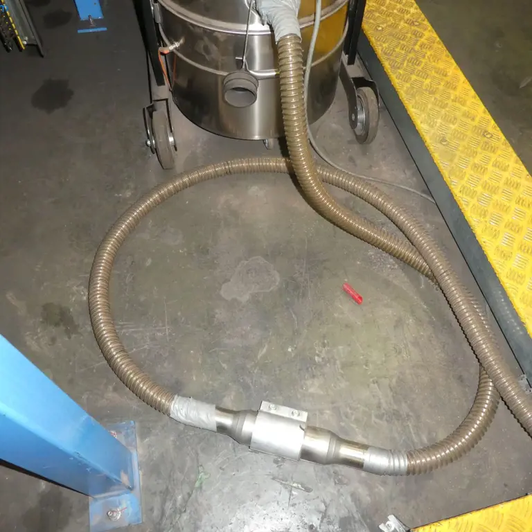 2 Mobile extraction systems Kora VC3000