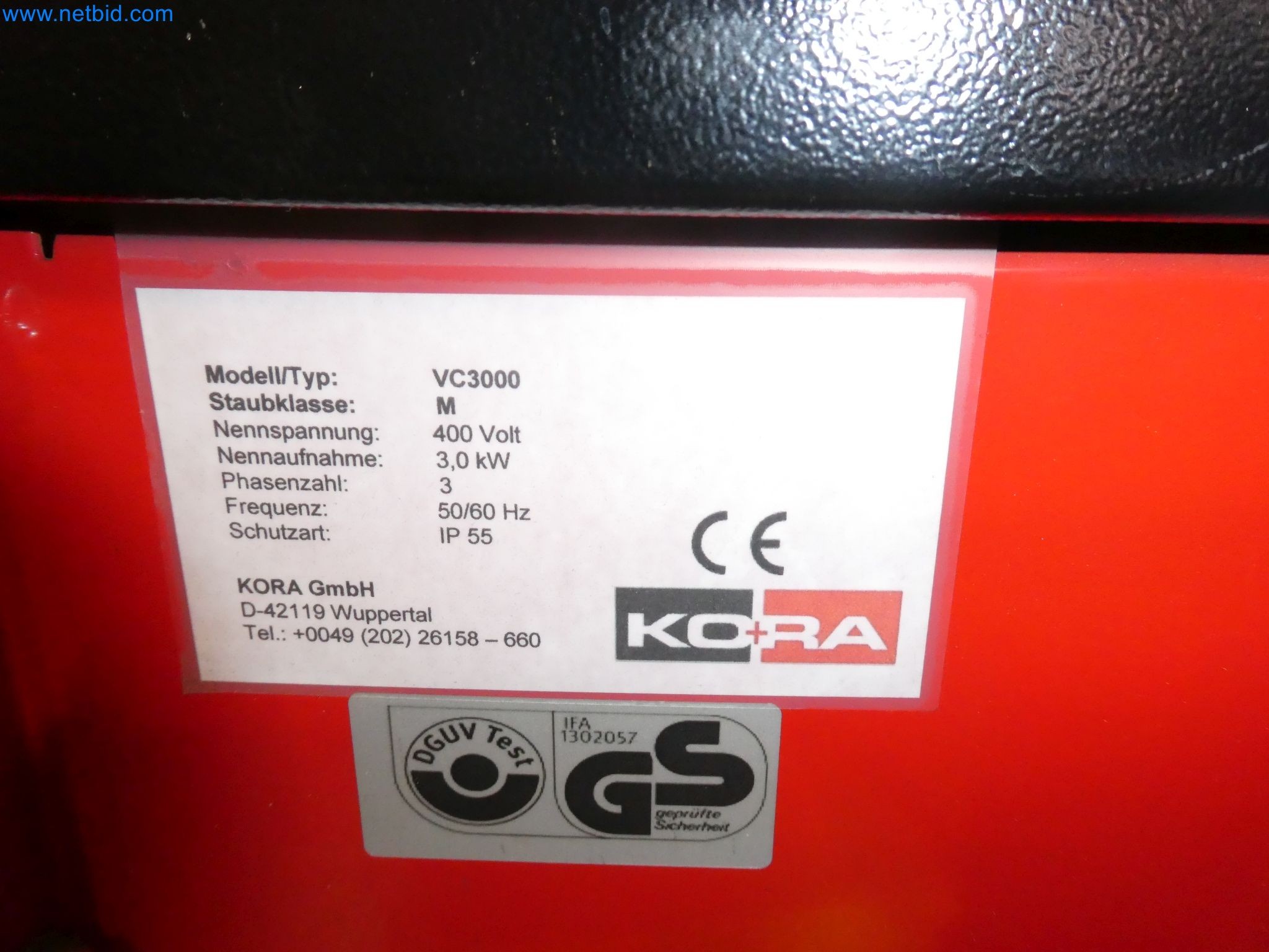 Roboti, varilna oprema in pripomočki za montažo iz avtomobilske industrije-7