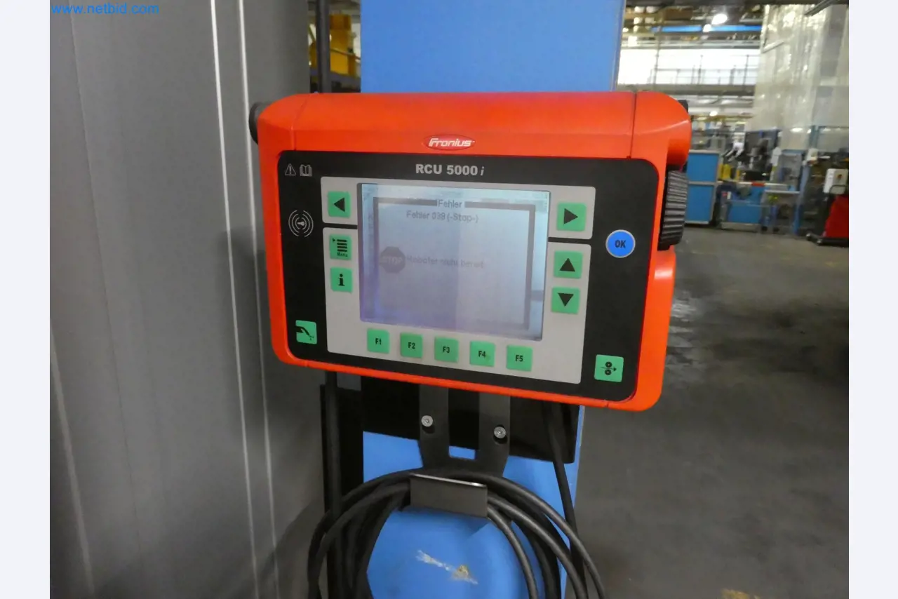 Roboti, varilna oprema in pripomočki za montažo iz avtomobilske industrije-13