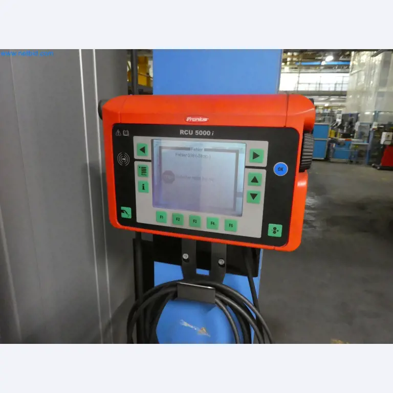 Roboti, varilna oprema in pripomočki za montažo iz avtomobilske industrije-13