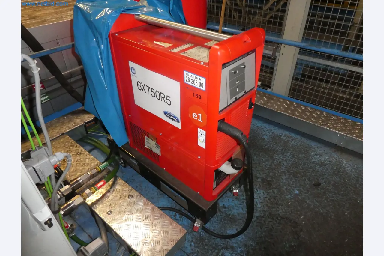 Roboti, varilna oprema in pripomočki za montažo iz avtomobilske industrije-14