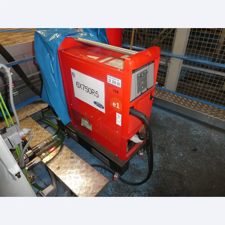 Roboti, varilna oprema in pripomočki za montažo iz avtomobilske industrije-14