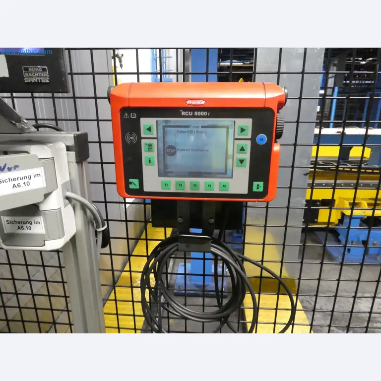 Roboti, varilna oprema in pripomočki za montažo iz avtomobilske industrije-16