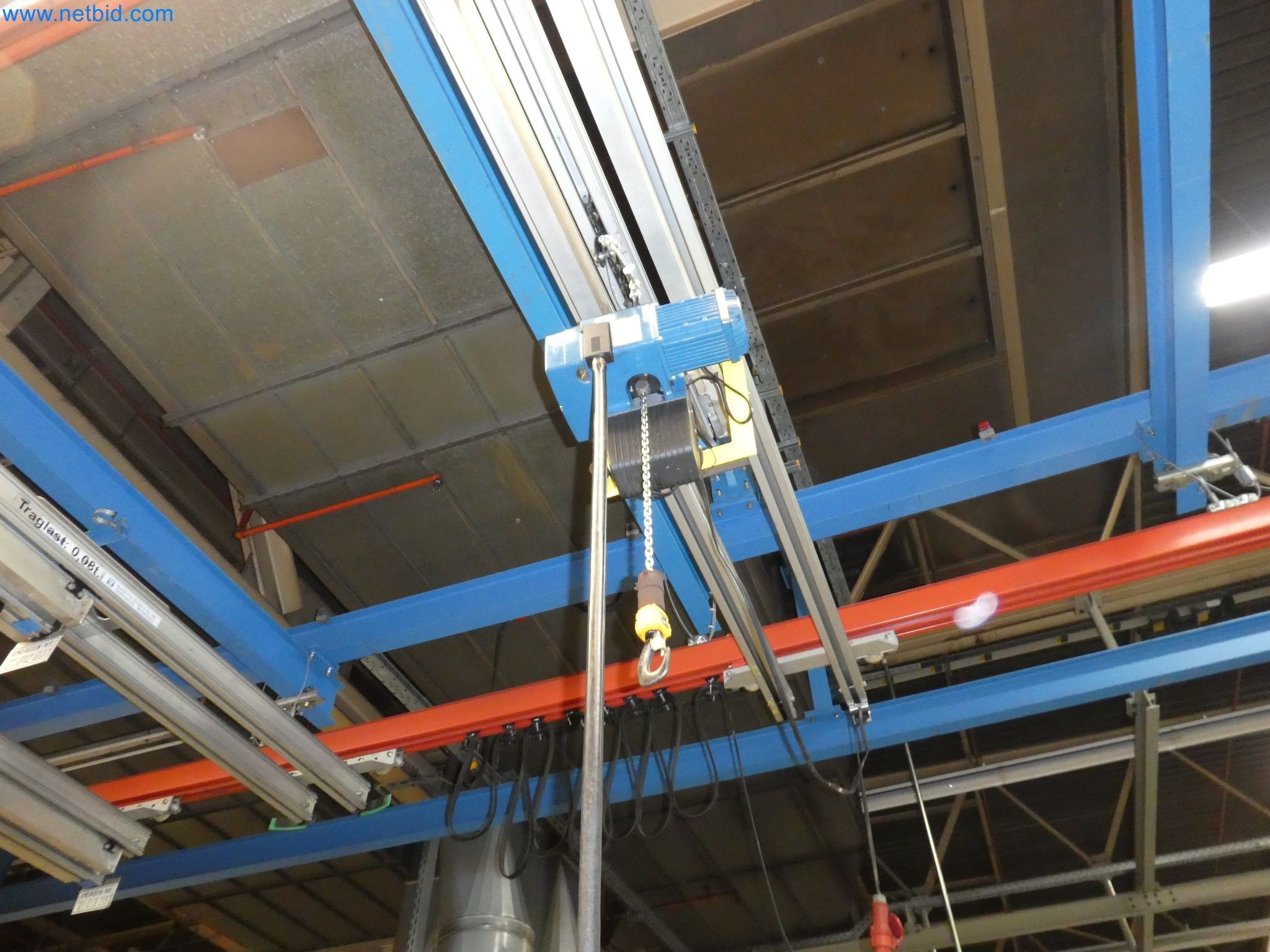 Robots, welding equipment and assembly accessories from the automotive industry-13