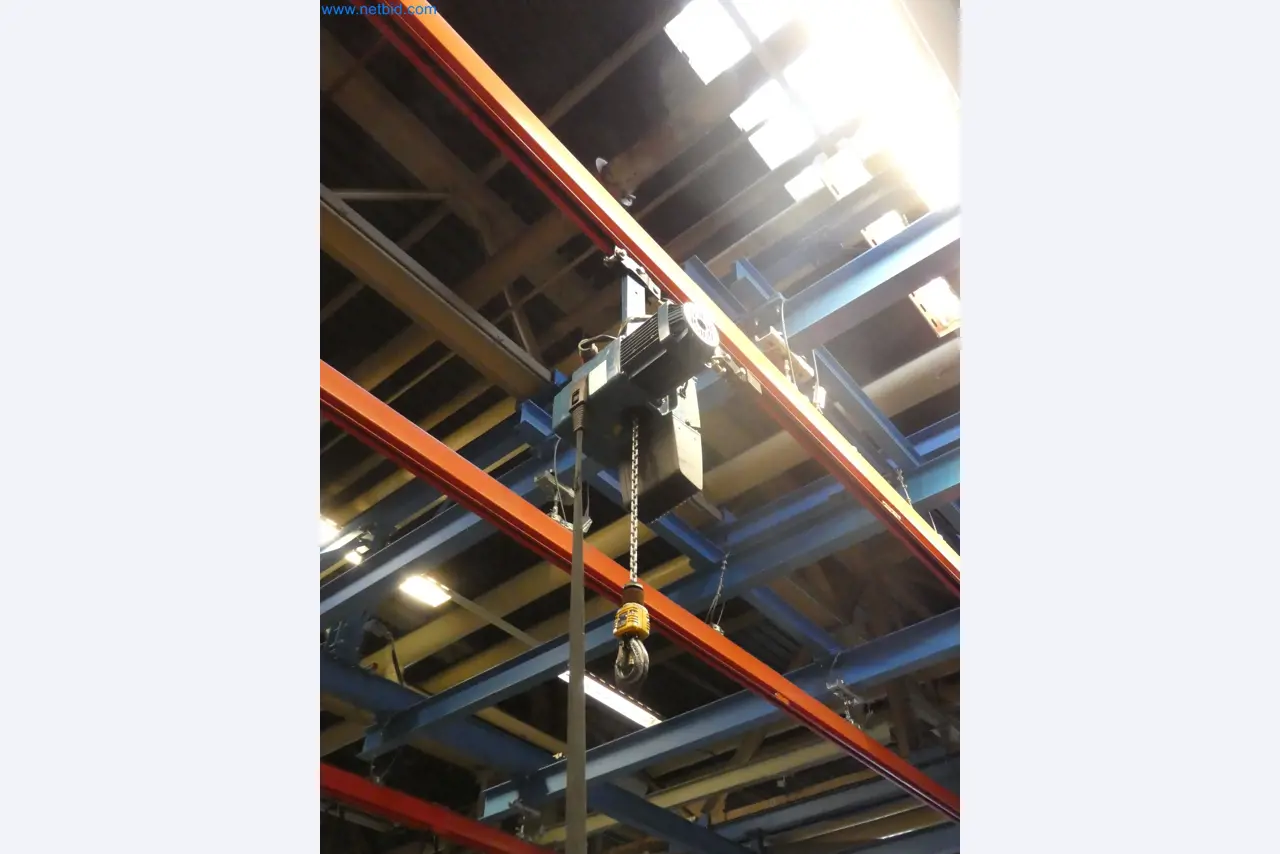 Robots, welding equipment and assembly accessories from the automotive industry-1