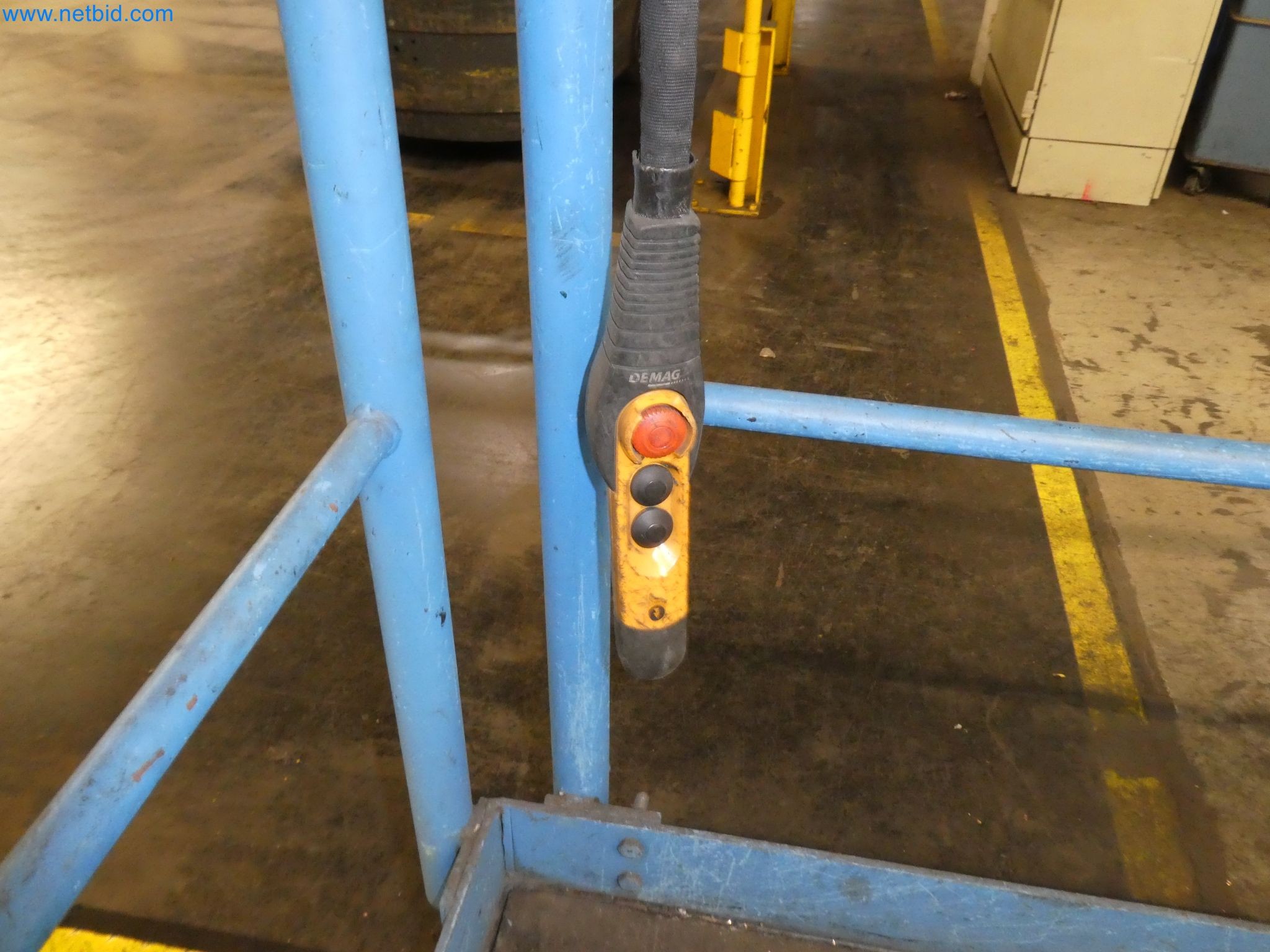 Robots, welding equipment and assembly accessories from the automotive industry-4