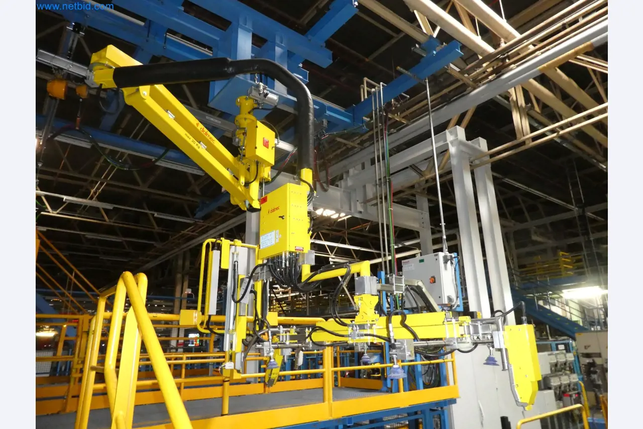 Robots, welding equipment and assembly accessories from the automotive industry-1